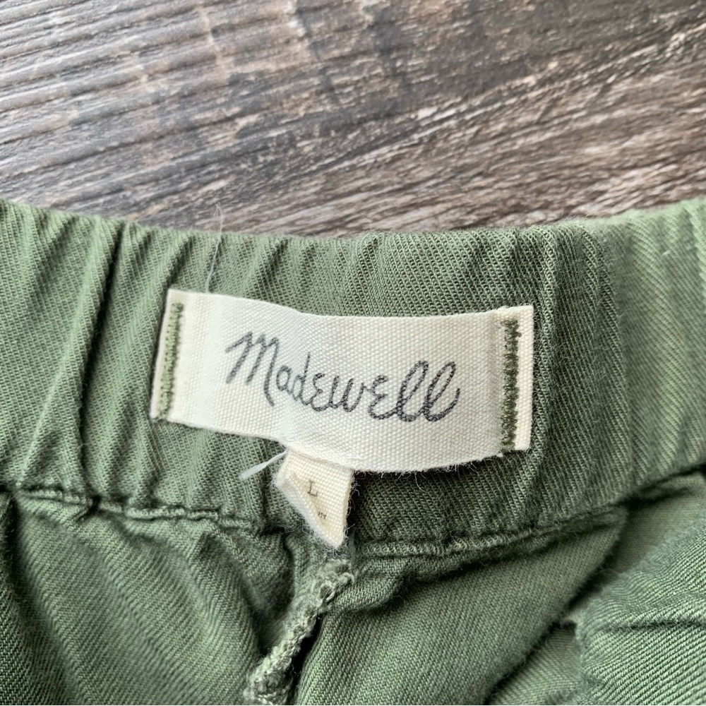 Madewell Olive Green Pull On Shorts - pockets - Picture 2 of 4